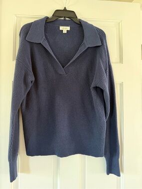 Macy’s Polo Navy Ribbed V-Neck Collar Sweater, Sz M, Worn Twice
